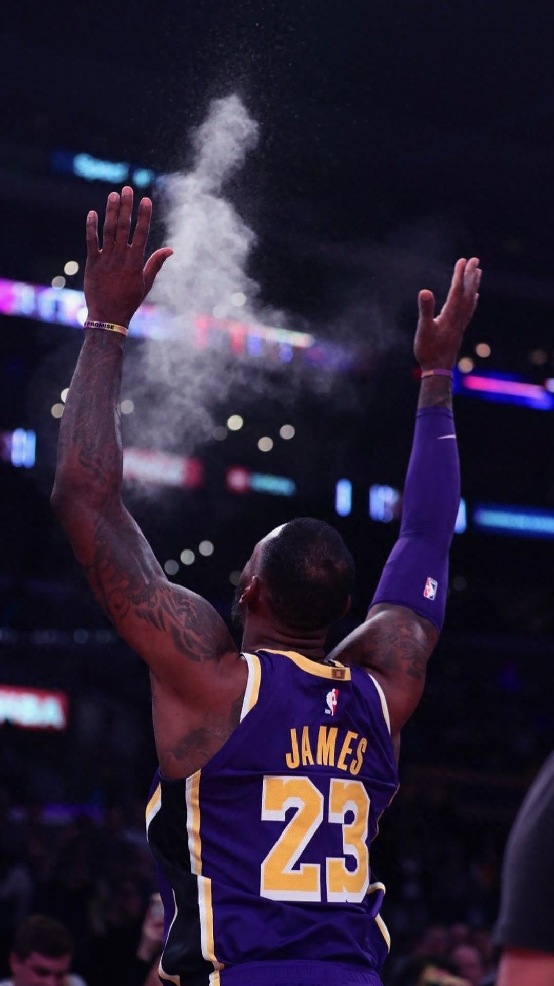 分享勒布朗詹姆斯高清手机壁纸1080×1920 喜欢可直接下载使用