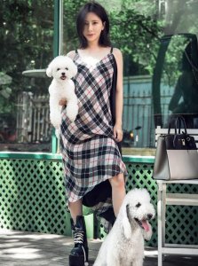 ​她是刘涛的“妹妹”，被爆和星二代交往10多年，穿扮美如画