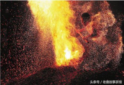 ​故事：樵夫误烧山神庙，村民要活活烧死他，小孩的几句话救了父亲