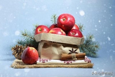 ​圣诞节送苹果：西方节日融入中国传统文化