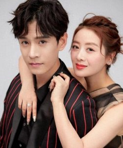 ​经超老婆是《上错花轿嫁对郎》的杜冰雁啊！相差8岁却格外甜蜜