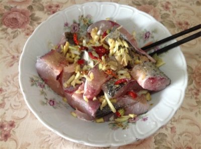 ​油炸草鱼块的做法