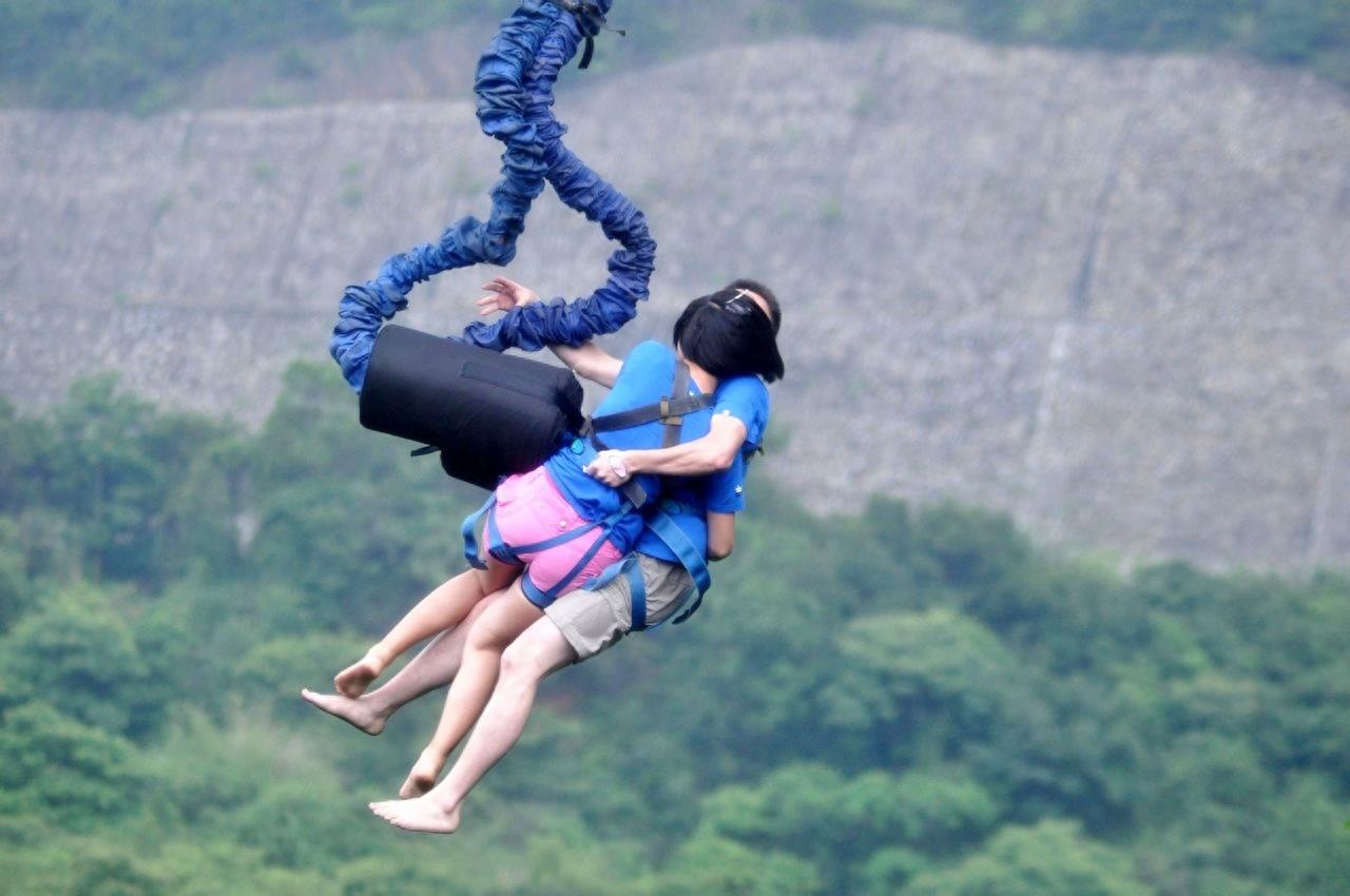 蹦极是一种什么体验