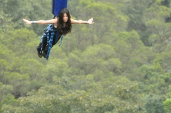 蹦极是一种什么体验