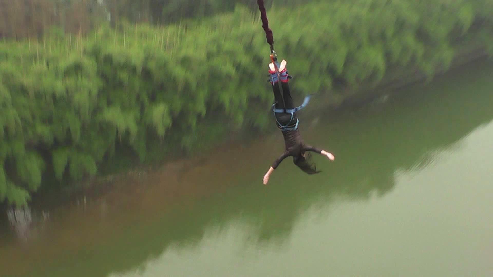 蹦极是一种什么体验