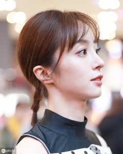 ​胡冰卿个人照合辑，“藕节辫”好个性