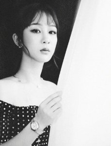 ​杨紫回应整容传闻！晒照自证清白，曾多次被质疑“变脸”