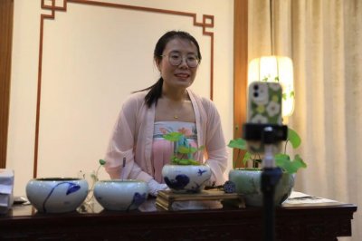 ​一粒莲子如何变身成荷花，在家也能种荷