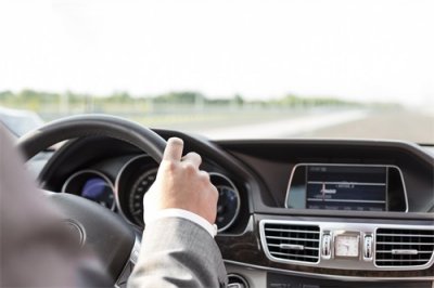 ​深圳学车要花6000多，是真的吗？