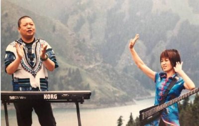 ​4次登春晚，被臧天朔“逼迫”堕胎，52岁的斯琴格日乐今过的如何