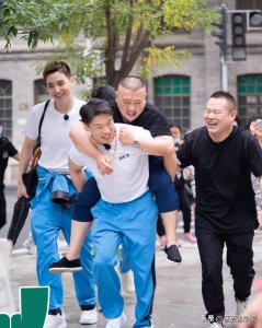 ​《德云斗笑社》王九龙搭档郭德纲，撒娇喊舅舅，说错话反成包袱