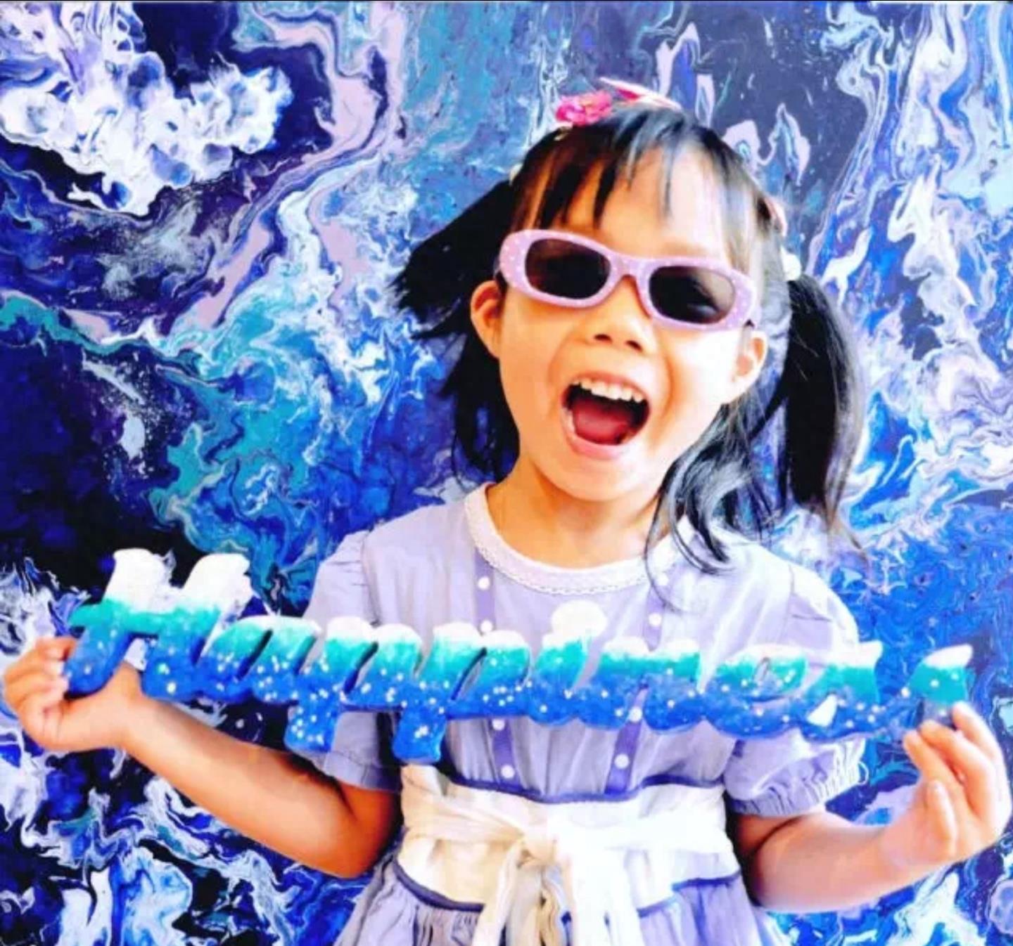 天才小画家!年仅5岁就已售出超过100幅画作