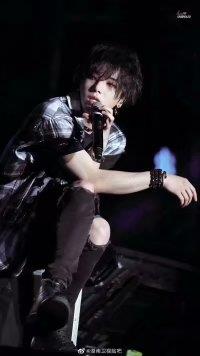 华晨宇全面屏高清壁纸