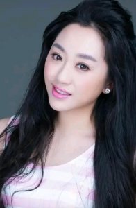 ​女高音美女歌唱家金婷婷