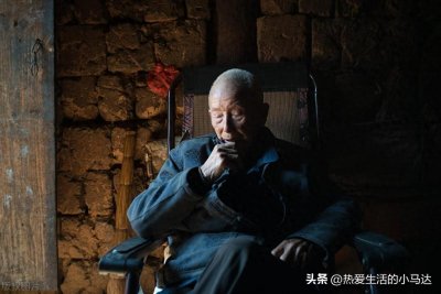 ​农村一种“假孝顺”正流行：生前不孝，死后大哭却被人夸为孝子