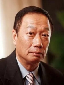 ​奶奶竟然救过台湾首富郭台铭老爹的命