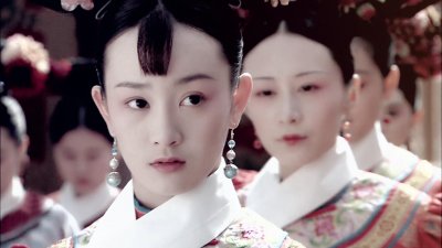 ​光绪皇帝的珍妃美丽动人，且最受宠爱，但屡屡挨打最终死于非命