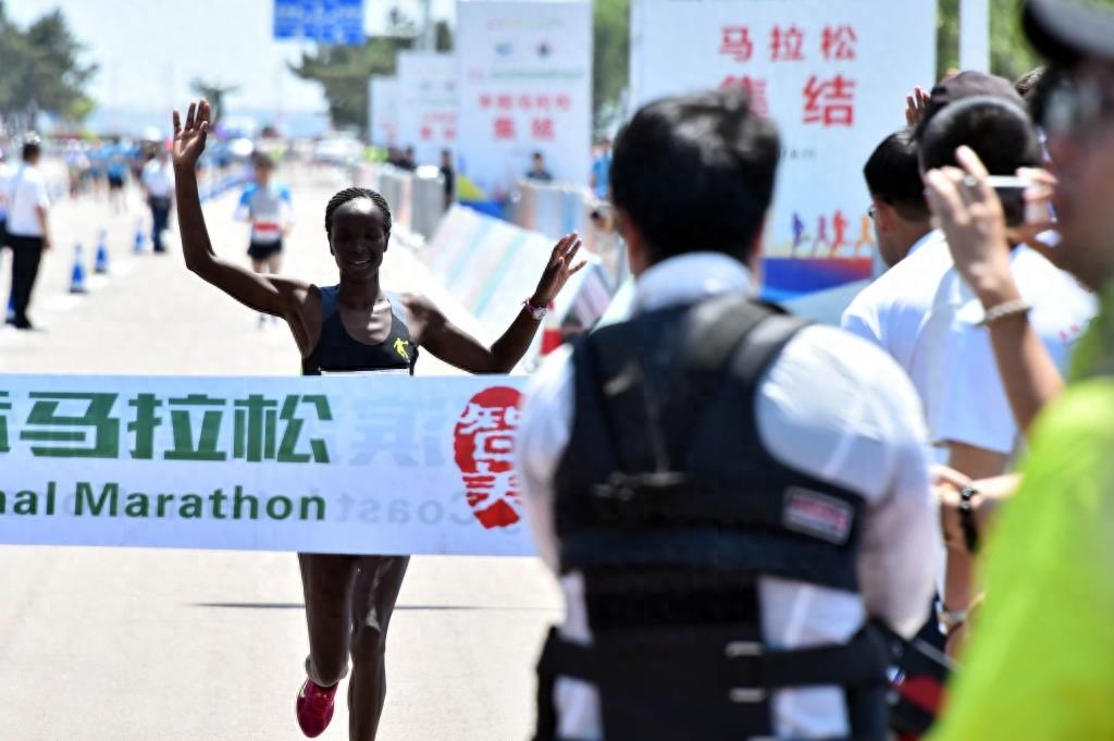 马拉松——荣成滨海国际马拉松赛开跑