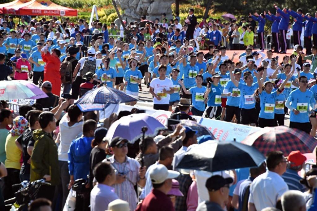 马拉松——荣成滨海国际马拉松赛开跑