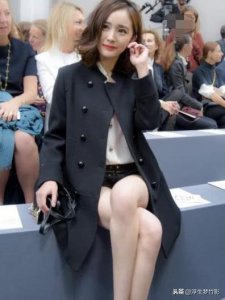 ​她离开杨幂2年，如今搭档黄轩、陈赫复出拍戏，新剧造型太惊艳