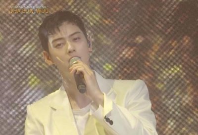 ​车银优线上约会台粉！下厨让女友消气 调皮喊：她不开门，我翻墙