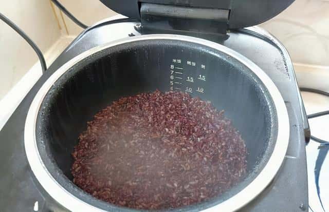 三色糙米饭是哪三种米怎么吃（三色米饭是哪三种米）