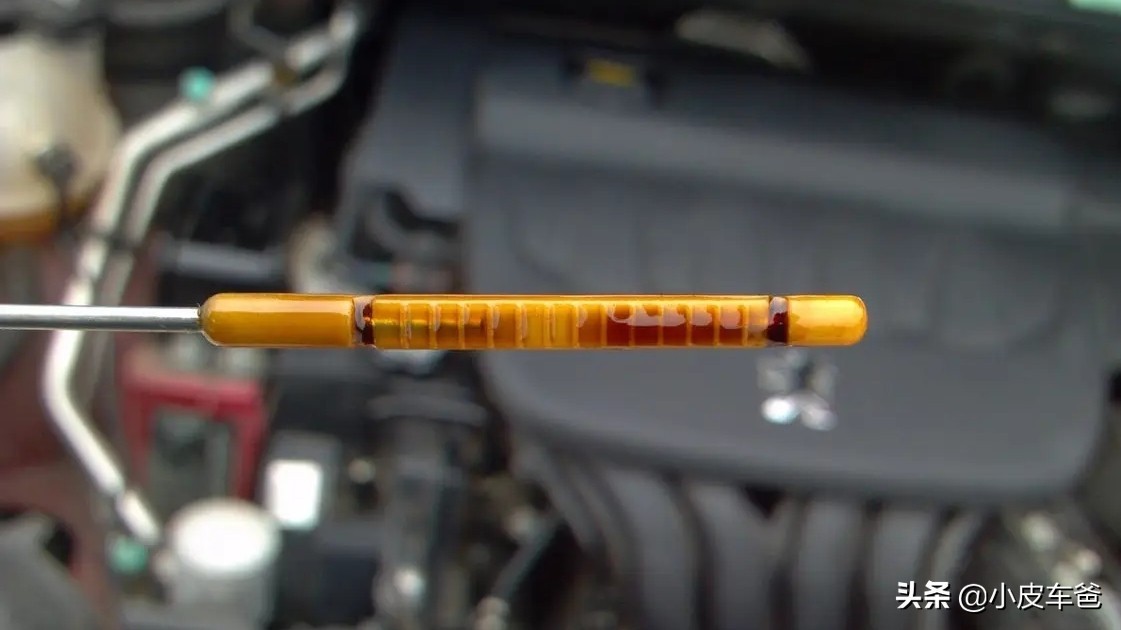 汽车机油加多了会有什么问题（汽车机油加多了会怎么样）