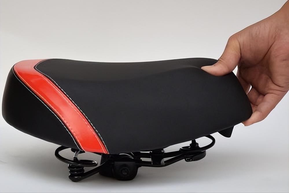 选购电动车的4大技巧（新手去买电动车怎么选）