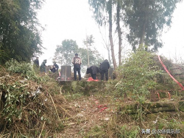 上坟回来进家注意事项(从坟地回来不能进别人家)