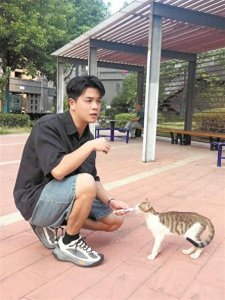 ​人和猫说话？“铲屎官”历时五年练成“喵语十级”