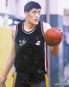 ​「篮坛父子兵之老兵」：他是余嘉豪的父亲，曾获CBA篮板王