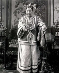 ​野史：慈禧驾崩，屋内隐藏的密室被打开，众人看后只恨发现的太晚