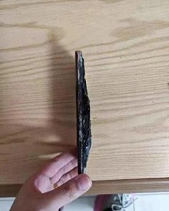 ​手机自燃，女子惨遭烧伤！荣耀回应让人震惊！