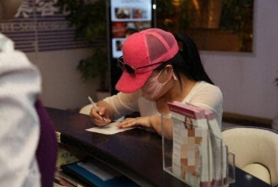 ​9年过去了，花四百多万整容200次的“红粉宝宝”，现状令人唏嘘