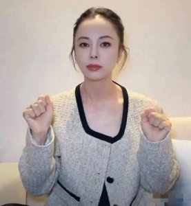 ​黄绮珊的逆龄蜕变：57岁的她，美得让人惊叹