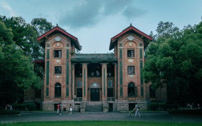 ​广东最好大学排名调整，中大第一，南科大力压暨大华师，进入前三