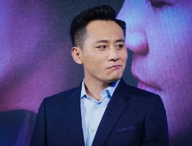 ​＂刘烨：熠熠生辉的影视巨星，才华横溢的魅力传奇＂