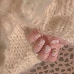 ​法式美甲今年火了，可你喜欢的“法式”可能是冒牌货...