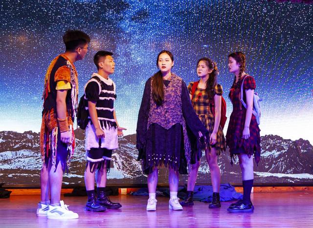 少儿单人舞台剧(阜阳首部大型儿童音乐舞台剧暑假带着孩子一起追梦)(2)