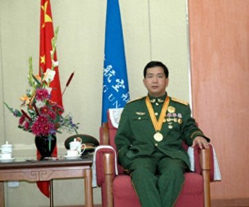 ​感动中国100个人物之一，丁晓兵，用左手敬礼的人