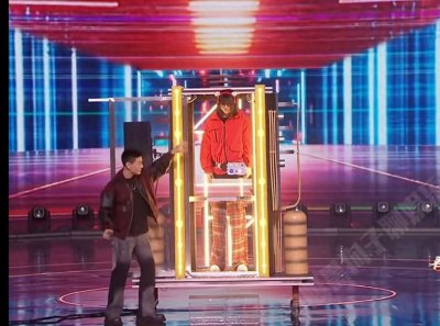 ​全网热议魔术师邓男子！湖南卫视春晚小年夜春晚魔术“失误”？