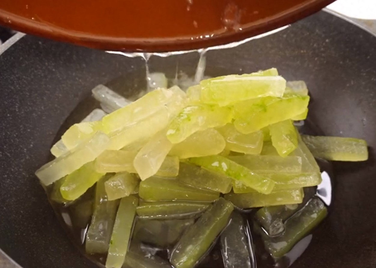 自制冬瓜糖，直接当零食也能做糕点，做法详细，几分钟就看懂