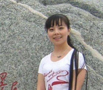 ​女歌唱演员王二妮；生活照14张，清纯俏皮，大方可爱，你见过吗？