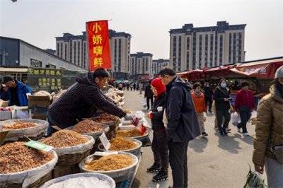 ​辽宁营口：温泉第一村的特色综合市场