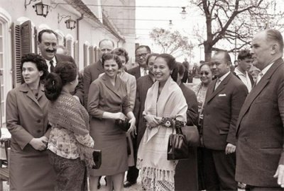 ​1965年印尼排华事件，30万华人遇害，我国侨民头颅被挂道路旁示众