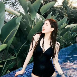 ​女明星们纷纷秀出泳装照，美好身材展露无疑，真的是让人浮想联翩