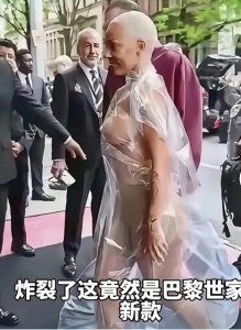 ​巴黎世家是怎么在奢侈品风暴中屹立不倒！最新产品塑料衣服！