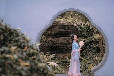 ​《邶风·静女》-爱而不见，搔首踟蹰