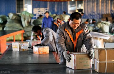 ​职场百科：快递分拣员是做什么的？能拿到一天400元的工资吗？