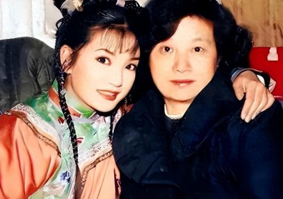 ​赵薇母亲的晚年：女儿亲日辱华，儿子被瓜分5.2亿，丈夫重病去世